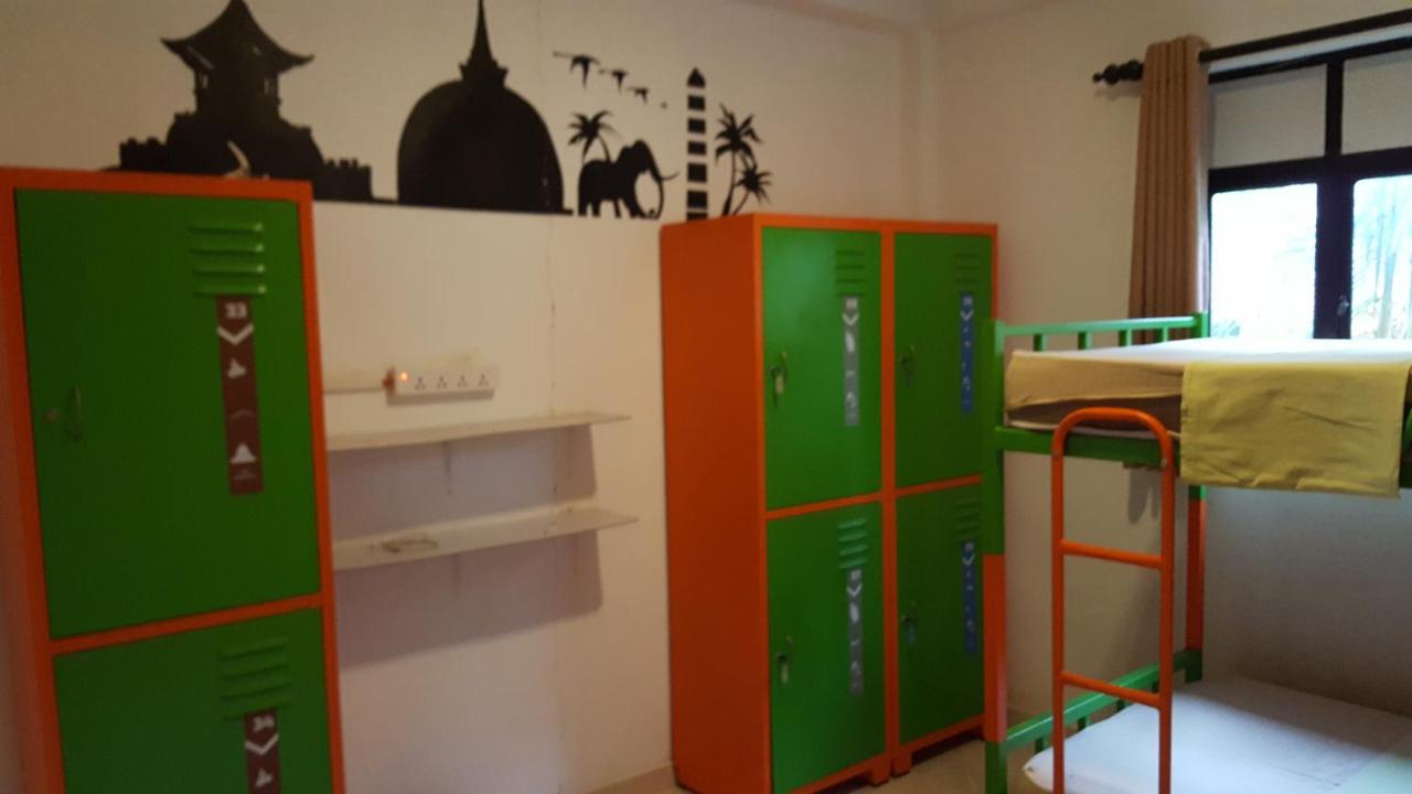 The Backpack Hub At Weligama Pansiyon Dış mekan fotoğraf